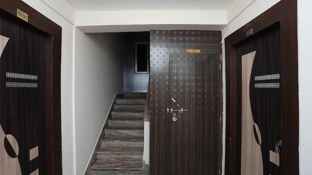 Oyo Royal Ruby Enclave Hotel Puri Ngoại thất bức ảnh