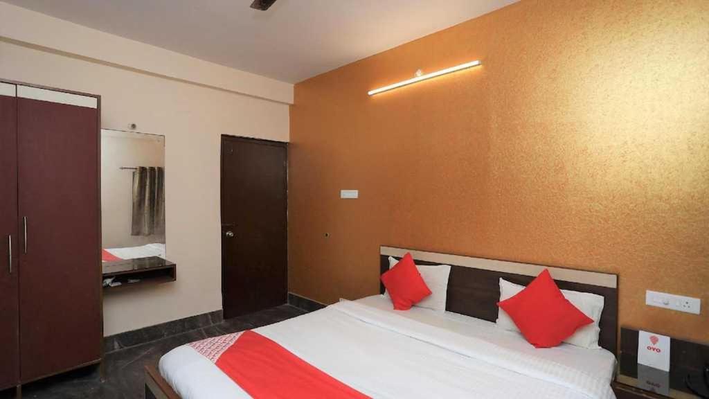 Oyo Royal Ruby Enclave Hotel Puri Ngoại thất bức ảnh